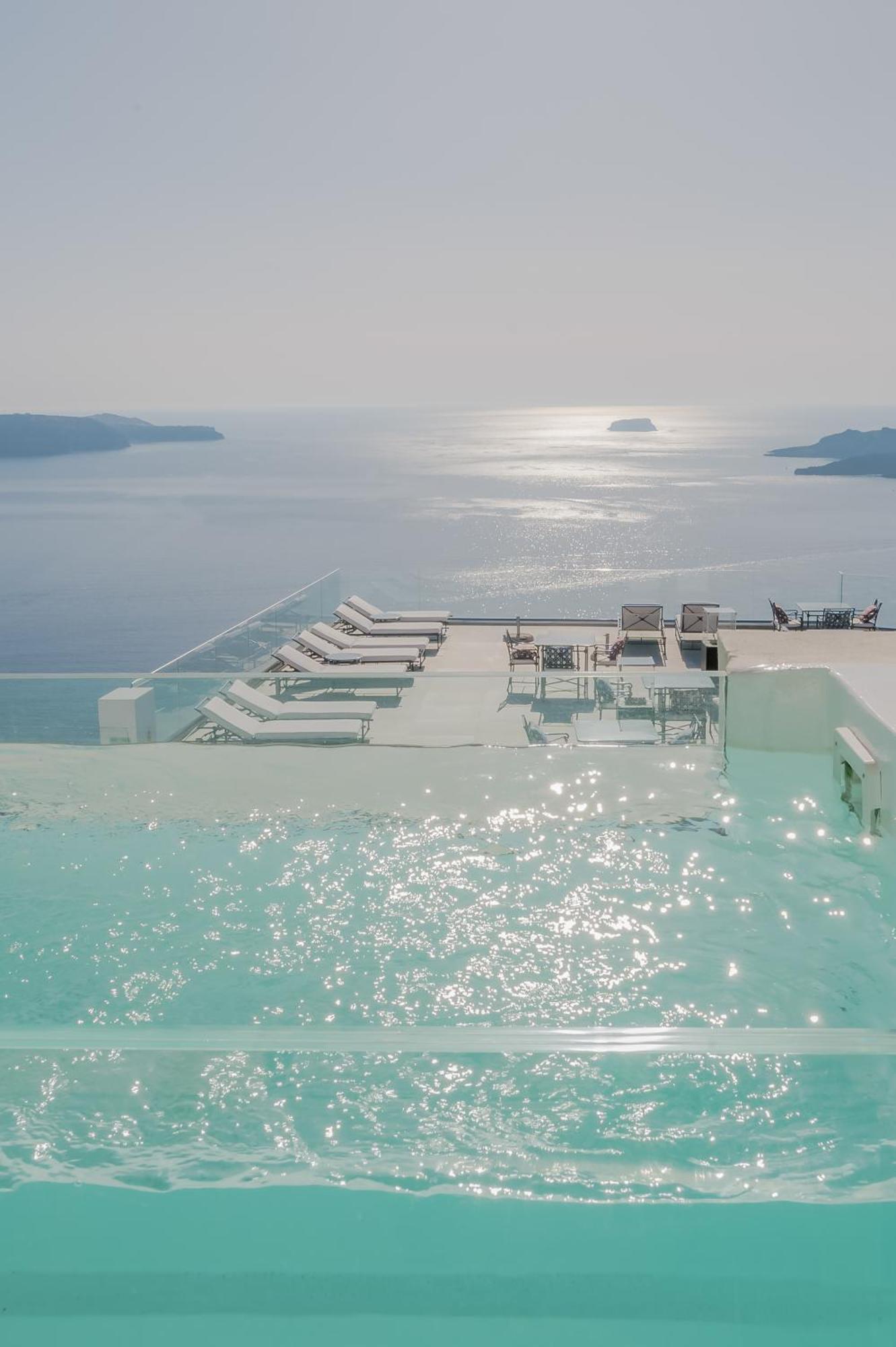 Apeiron Blue Santorini - Sustainable Adults Only 14 Plus Fira  Rum bild